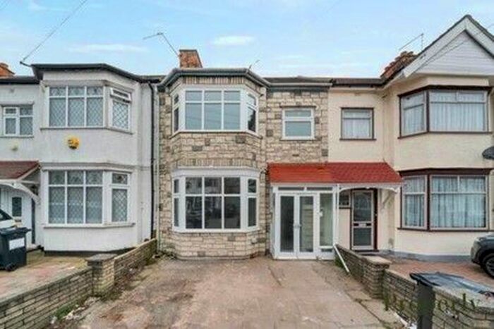 3 Bedroom Terraced House To Rent In Roll Gardens, Ilford, IG2