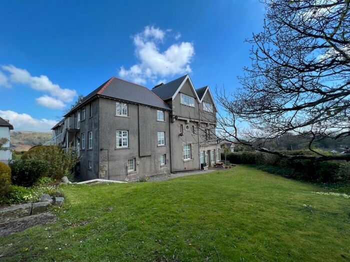 2 Bedroom Flat To Rent In Crescent Road, Ivybridge, PL21