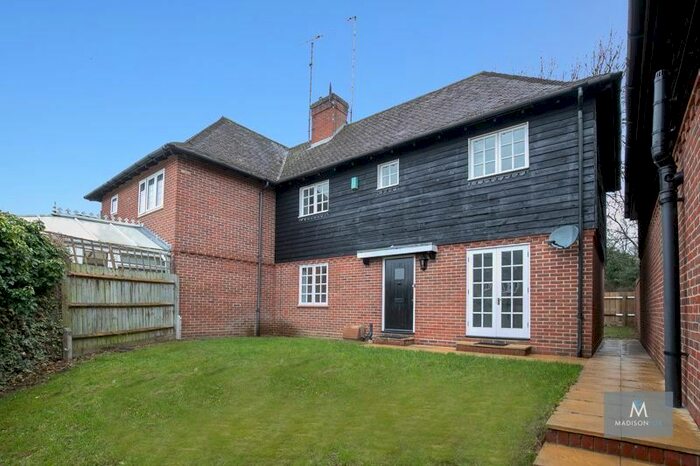 3 Bedroom Semi-Detached House To Rent In Avenue Gate, Loughton, IG10
