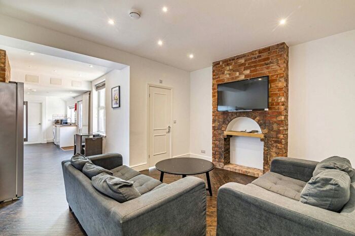 5 Bedroom Terraced House To Rent In Scorer Street, Lincoln, LN5