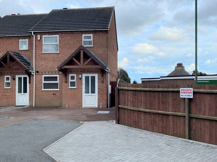 3 Bedroom Semi-Detached House To Rent In Springfield Road, Swadlincote, DE11