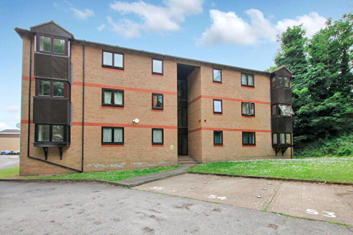 2 Bedroom Apartment For Sale In Rushdon Close, Romford, RM1