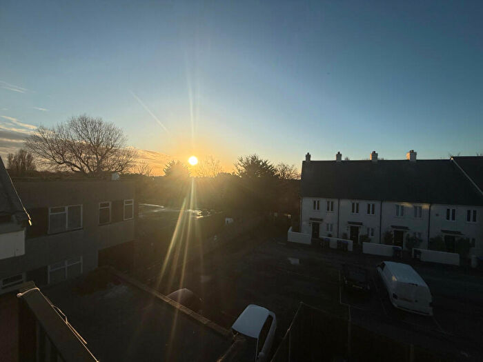 2 Bedroom Flat For Sale In Goring Road, Worthing, BN12