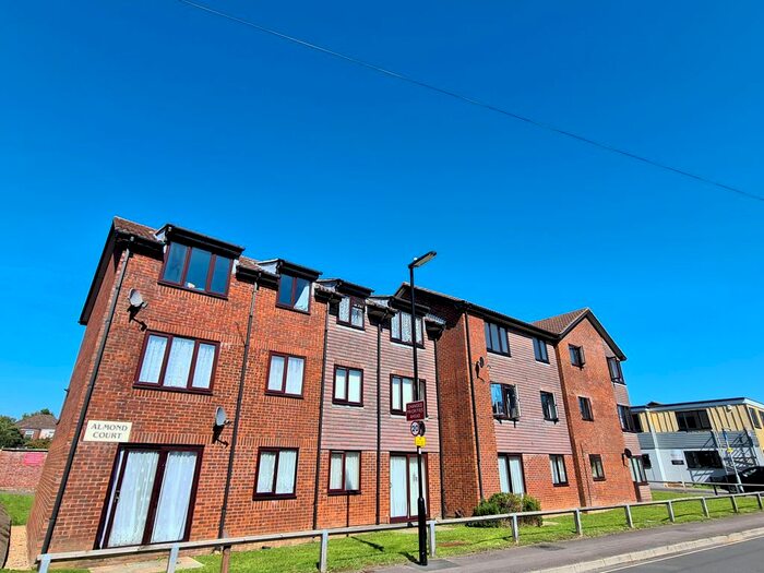 1 Bedroom Flat To Rent In Almond Road, Southampton, SO15