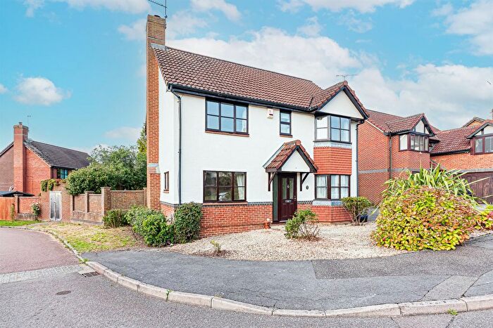 4 Bedroom Detached House To Rent In Woodward Close, Winnersh, Wokingham, RG41