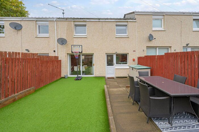 2 Bedroom Terraced House For Sale In Walls Place, Dunfermline, KY11