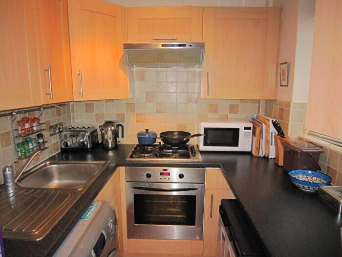 2 Bedroom Ground Maisonette To Rent In Villiers Close, KT5