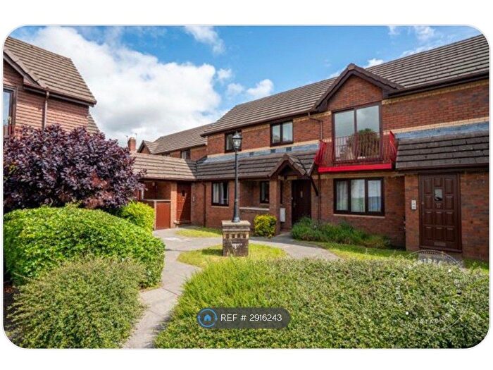 2 Bedroom Flat To Rent In Forest Court, Cardiff, CF11