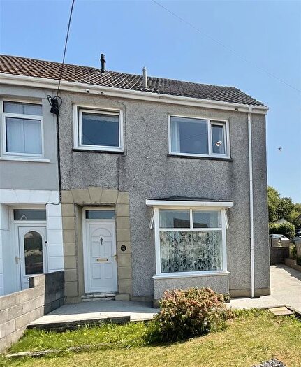 3 Bedroom Semi-detached House For Sale In Heol Llanelli, Trimsaran, Kidwelly, SA17