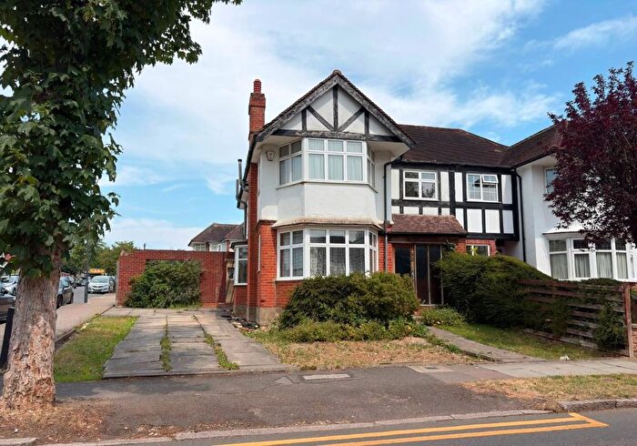 4 Bedroom Semi-Detached House For Sale In Lansdowne Road, Stanmore, Middlesex, HA7