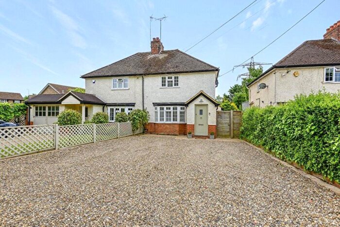 4 Bedroom Semi Detached House For Sale In Colemans Moor Road, Woodley, Reading, Berkshire, RG5