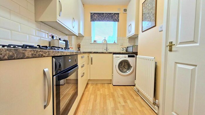 2 Bedroom End Of Terrace House For Sale In Drift Avenue, Stamford, PE9