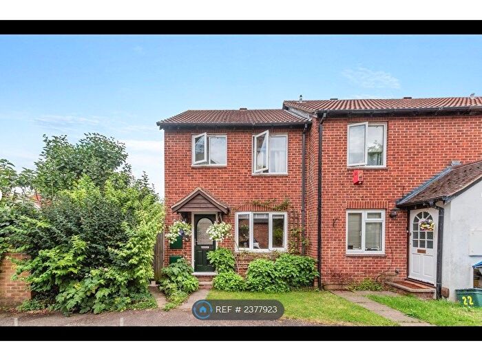 3 Bedroom Semi-Detached House To Rent In Connaught Gardens, Morden, SM4