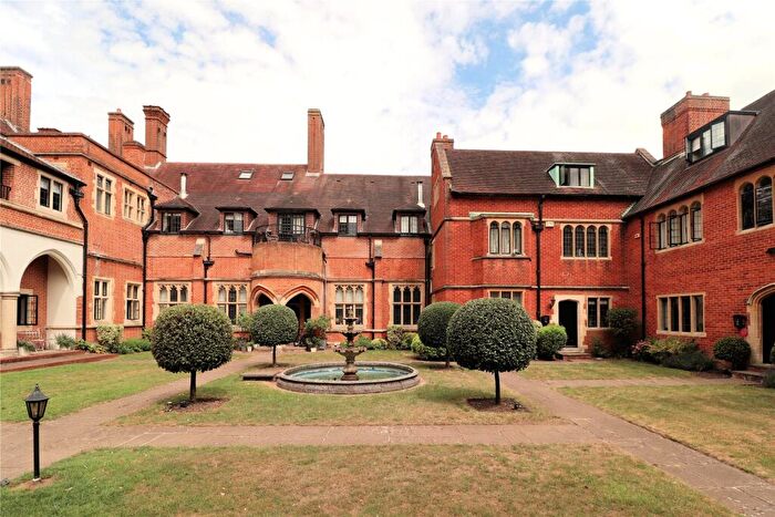 4 Bedroom House For Sale In Oldfield Wood, Woking, Surrey, GU22