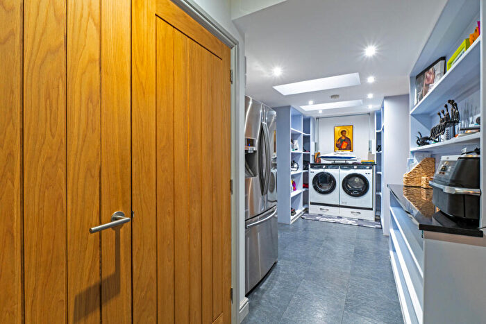 4 Bedroom Detached House For Sale In The Thatchers, Bishop's Stortford, Hertfordshire, CM23