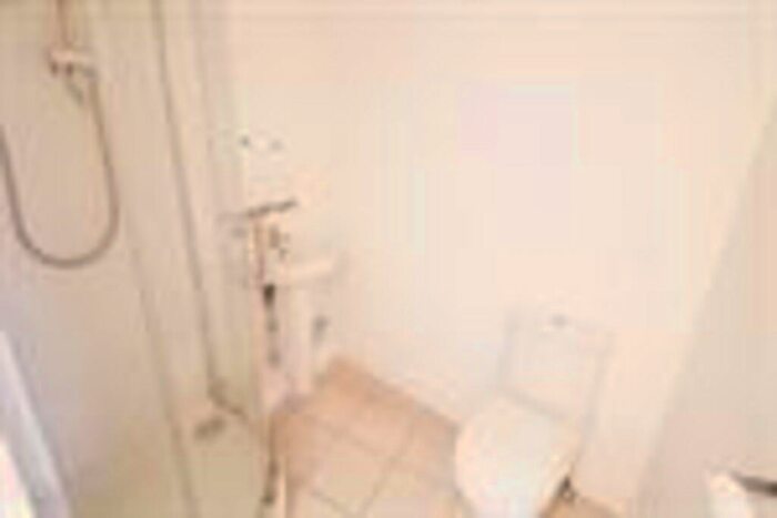 Studio To Rent In Park Crescent, Bradford, BD3