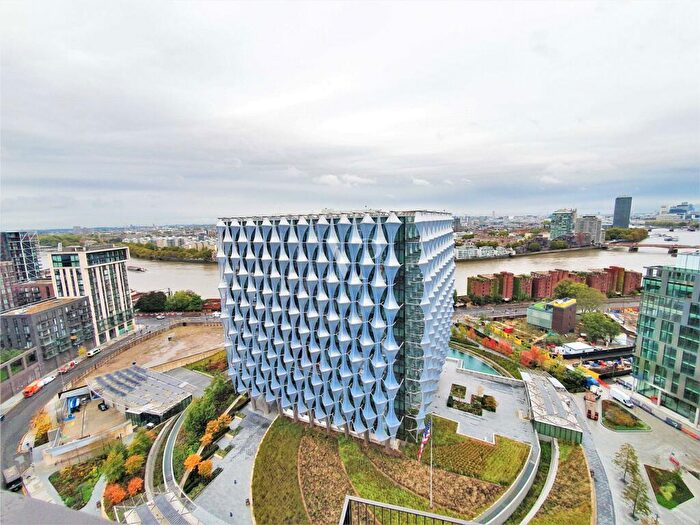 2 Bedroom Apartment To Rent In Legacy Building, Viaduct Gardens, London, SW11