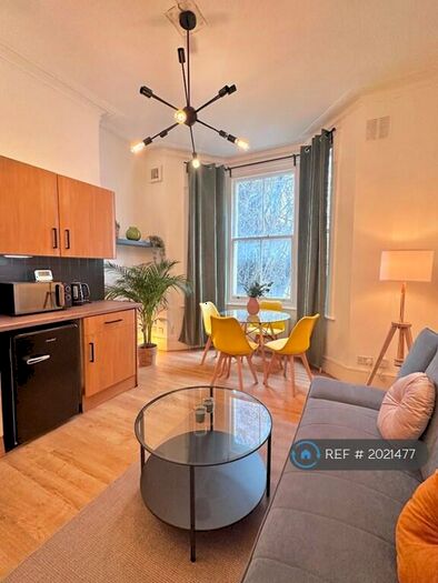 2 Bedroom Flat To Rent In London, London, SW10