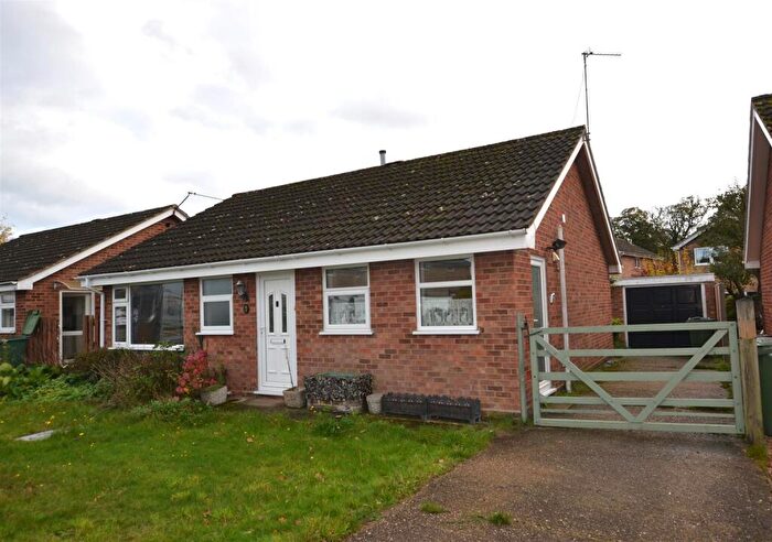 3 Bedroom Detached Bungalow To Rent In Kings Road, Coltishall, NR12