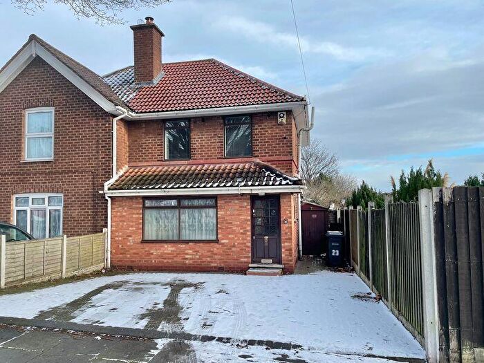3 Bedroom Semi Detached House For Sale In Kingfisher Road, Erdington, Birmingham, B23