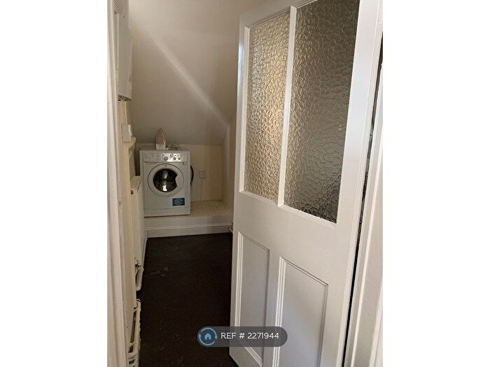 2 Bedroom Flat To Rent In Cotham Brow, Cotham, Bristol, BS6