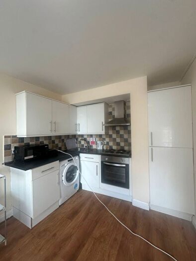 4 Bedroom Flat To Rent In A Park Street, Luton, LU1