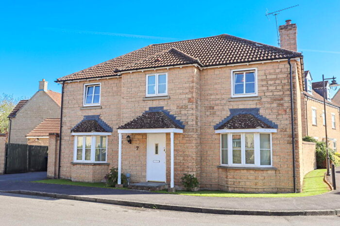 4 Bedroom Detached House For Sale In Tench Road, Calne, SN11