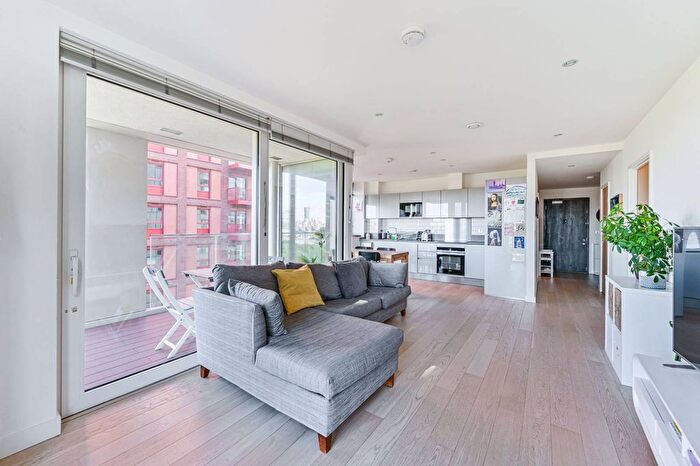 2 Bedroom Flat For Sale In Pilot Walk, Greenwich, London, SE10