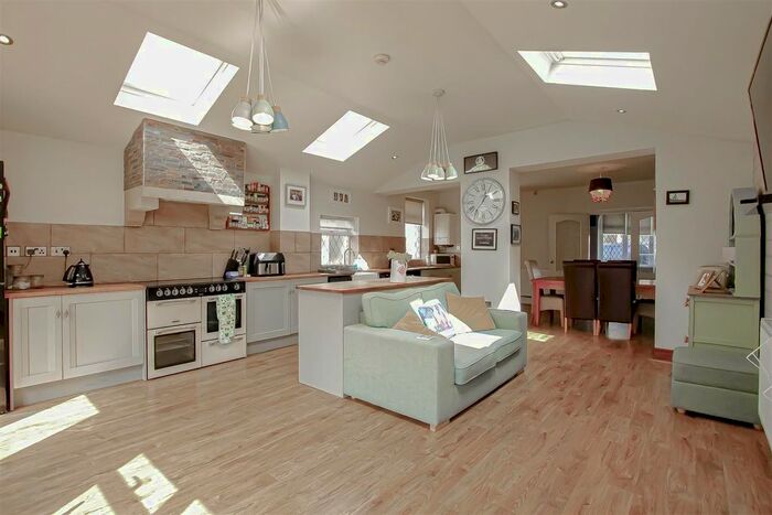 3 Bedroom Semi Detached House For Sale In Gainsborough Avenue, Burnley, BB11