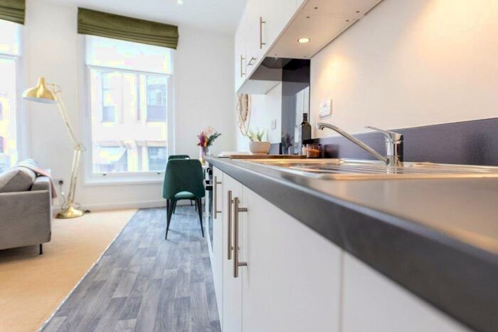 1 Bedroom Apartment To Rent In High Street, Reading, RG1