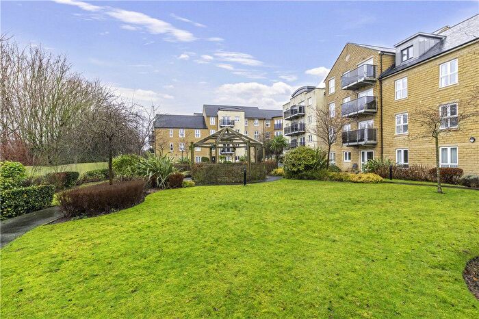 2 Bedroom Flat For Sale In Squirrel Way, Leeds, West Yorkshire, LS17