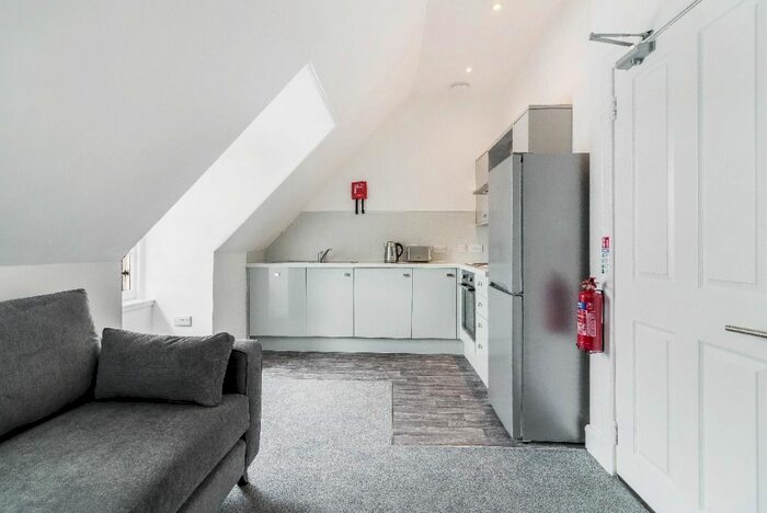 2 Bedroom Flat To Rent In High Street, City Centre, Dundee, DD1