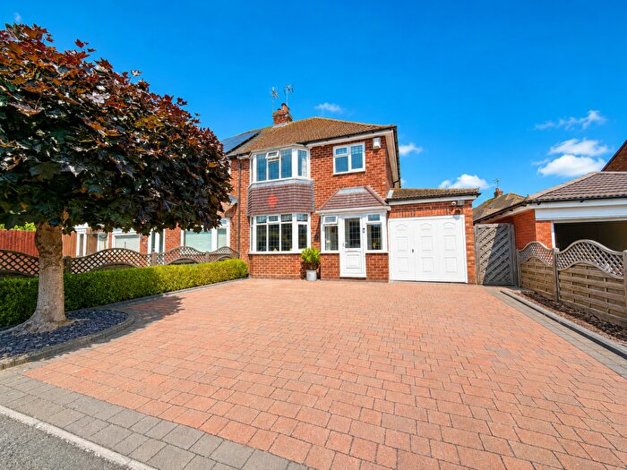 3 Bedroom Semi-Detached House For Sale In Dyas Road, Hollywood, B47