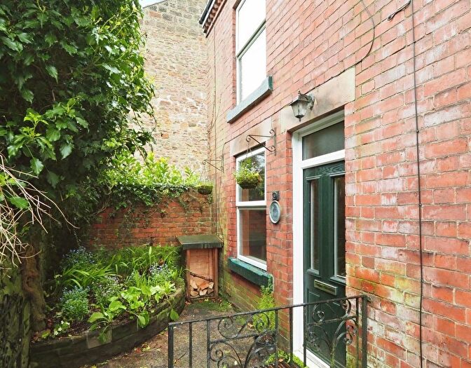 2 Bedroom Property For Sale In Main Road, Whatstandwell, Matlock, DE4