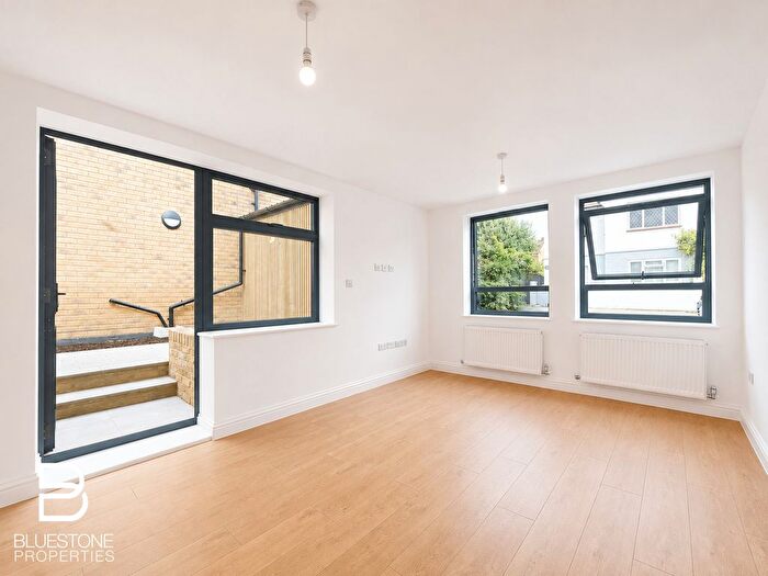 2 Bedroom Flat To Rent In Bovill Road, Honor Oak, SE23