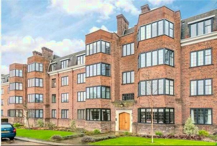 4 Bedroom Flat To Rent In Balliol House, Manor Fields, London, SW15