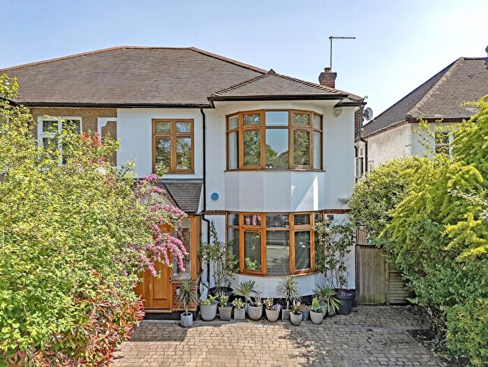 5 Bedroom House For Sale In Woodford Road, South Woodford, E18