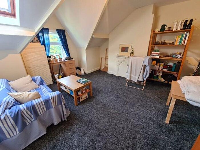 1 Bedroom House To Rent In Hyde Park Road, Leeds, LS6