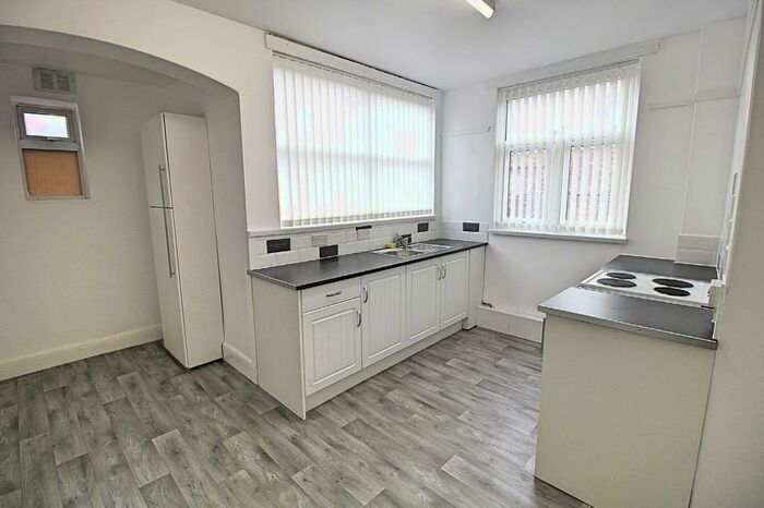 3 Bedroom Flat To Rent In Upperton Road, West End, Leicester, LE3