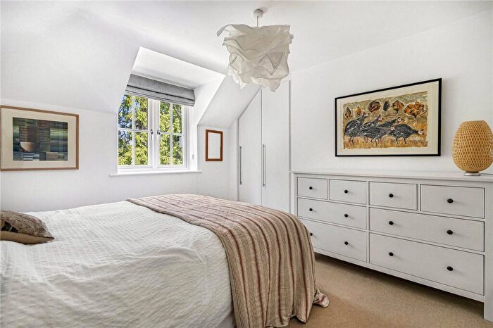 2 Bedroom Apartment To Rent In Krebs Garden - Short Let, OX4