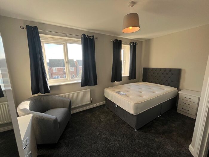 4 Bedroom Semi-Detached House To Rent In Hoskins Lane, Middlesbrough, North Yorkshire, TS4