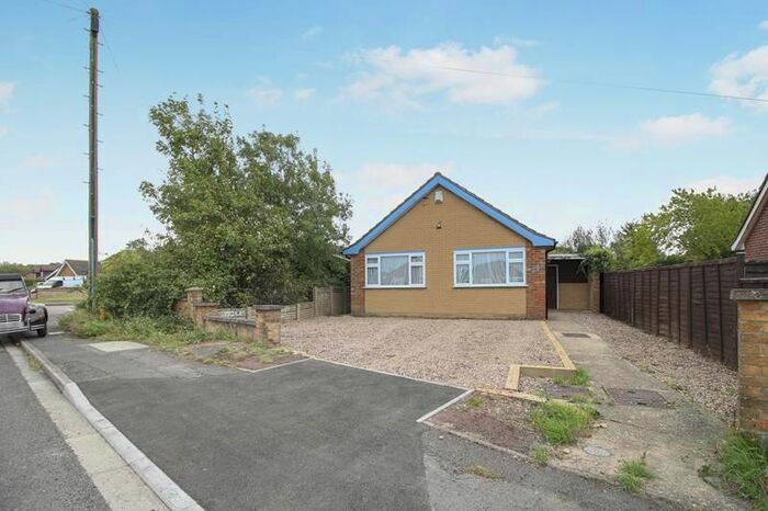 3 Bedroom Bungalow To Rent In Hayden Road, Rushden, NN10