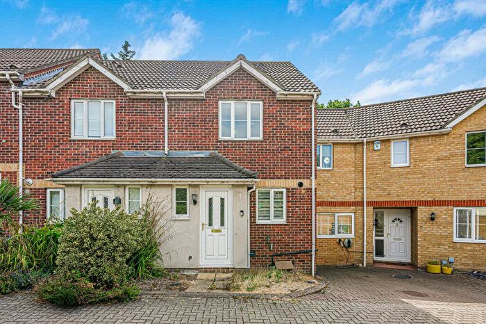 2 Bedroom End Of Terrace House To Rent In Westfield Park Drive, Woodford Green, Redbridge, IG8