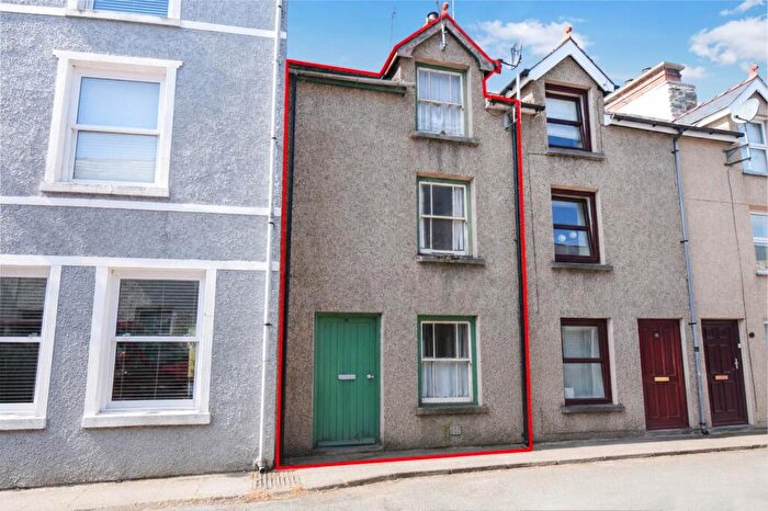 3 Bedroom Terraced House For Sale In Tegid Street, Bala, LL23