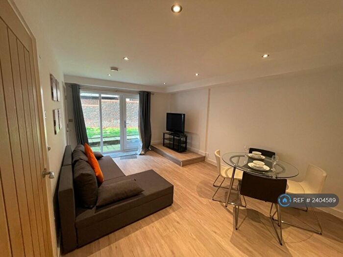 1 Bedroom Flat To Rent In Bellfield Road, High Wycombe, HP13