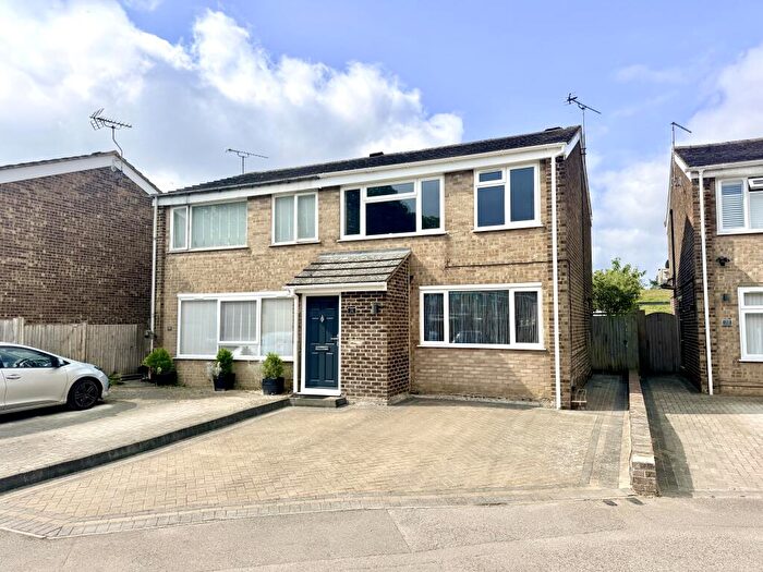 3 Bedroom Semi Detached House For Sale In Lime Court, Wigmore, Gillingham, ME8