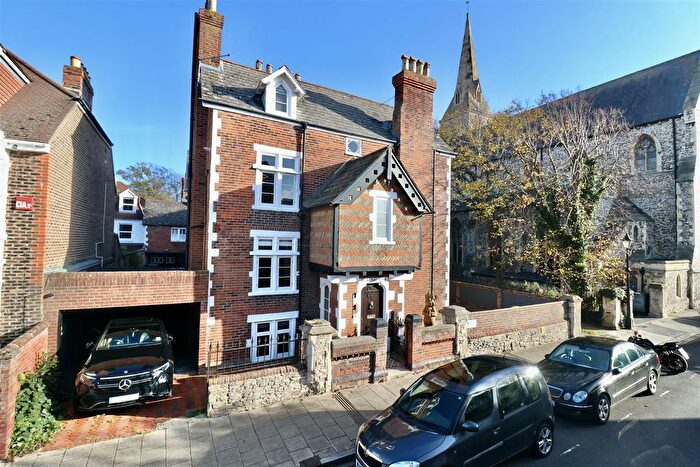 4 Bedroom Detached House For Sale In St. Judes Close, Southsea, PO5