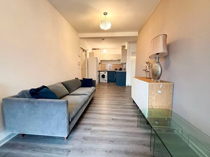 1 Bedroom Flat To Rent In High Street, Kettering, NN16