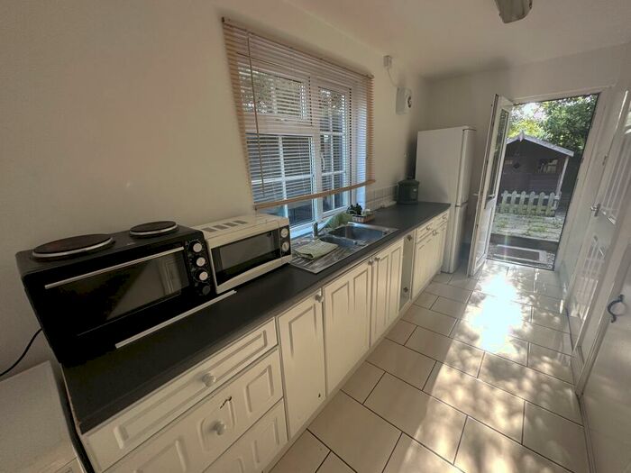 1 Bedroom Flat To Rent In Percival Road, Walton On The Naze, CO14