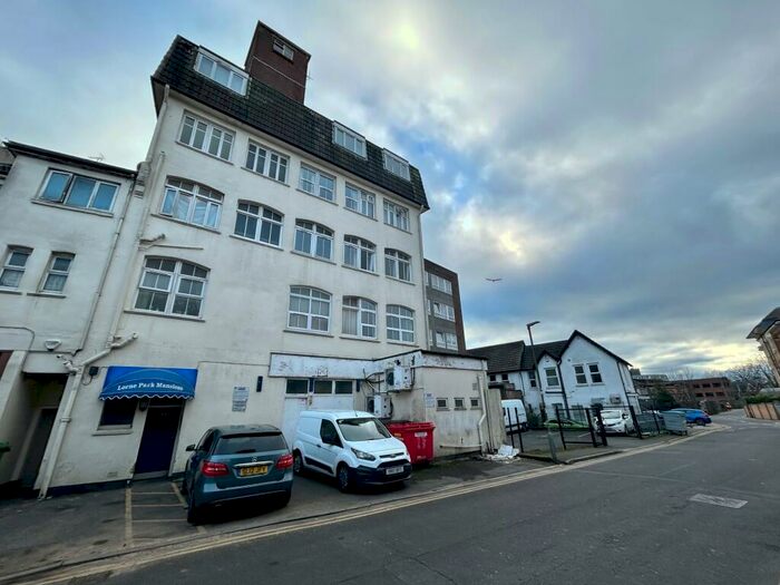 Flat To Rent In Lorne Park Road, Bournemouth Town Center, BH1